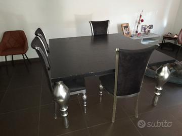 tavolo quadrato con 4 sedie