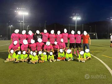 Divise, borse, k-way per calcio o sport amatoriali