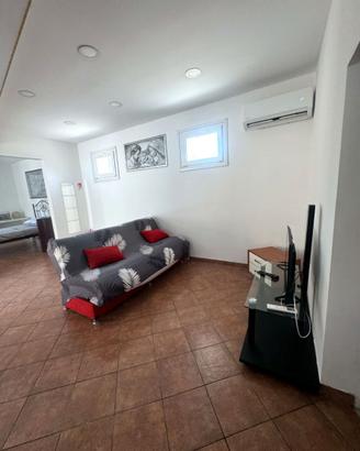 Villa con piscina a Mascalucia - contratto 4+4