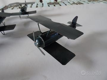 5 Aereoplani in latta artigianali