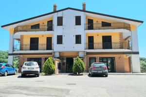 Trilocale arredato con terrazzo e box auto