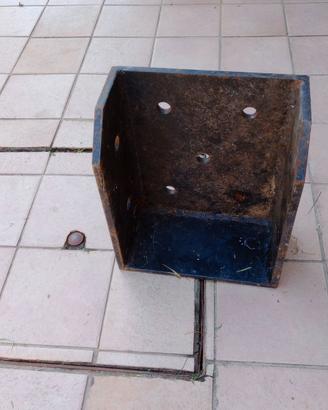 Staffe  portanti  per travi in legno lamellare