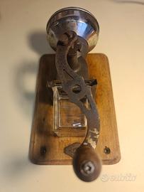 macina caffè da muro funzionante molto antico