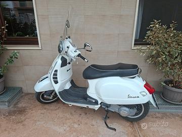 Vespa Piaggio 300 Gts Super ie 