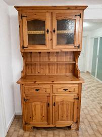 Credenza in Pino massello con vetrinetta