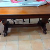 Mobili antichi e altri oggetti