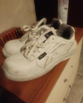 scarpe antinfortunistiche bianche usate un paio di
