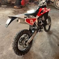 HUSQVARNA 250 2 t 2010 TARGATA