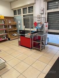 Attività avviata macelleria/gastronomia/market