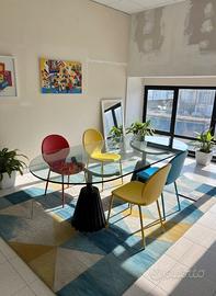 Elegante Tavolo di Design con Piano in Vetro per 6