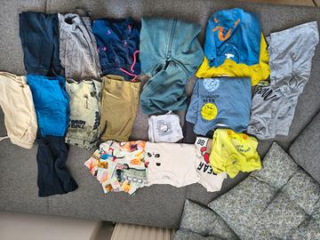 Vestiti assortiti bambino 3 anni