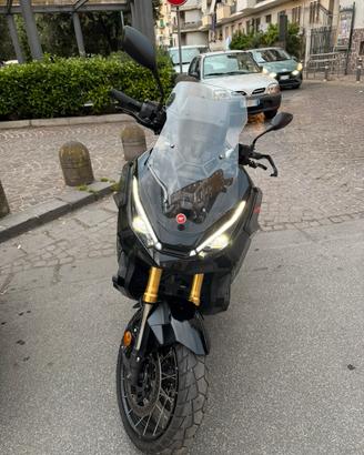 Honda Xadv 750 2025 35Kw -7500- pari al nuovo