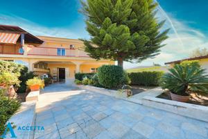 Spaziosa villa su due livelli in zona Lama