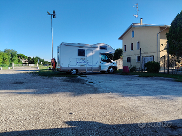 Parcheggio Camper/ auto (auto al coperto) in P.P