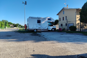 Parcheggio Camper/ auto (auto al coperto) in P.P