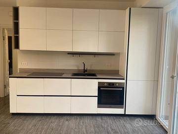 Cucina Stosa moderna completa di elettrodomestici