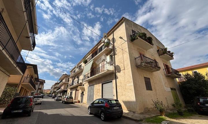 4 LOCALI A CORIGLIANO-ROSSANO