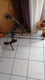 Arco compound completo di tutti gli accessori