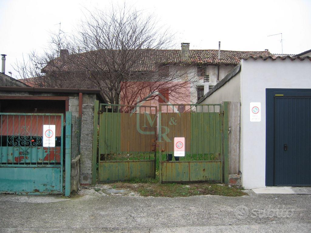 CASA ACCOSTATA centrale completamente da ristruttu - Vista 5
