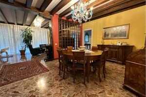 MIRANO ESCLUSIVA VILLA IN CENTRO STORICO