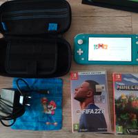 Nintendo Switch Lite con Custodia e 2 giochi