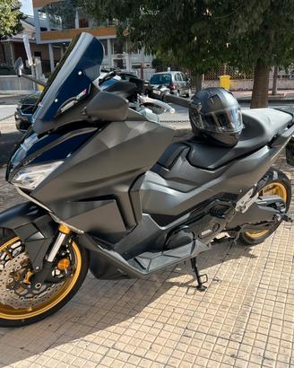 Honda Forza 750