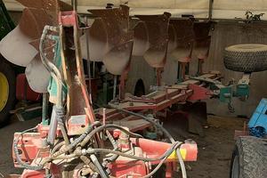 Aratro pentavomere Kvernerland LS 100