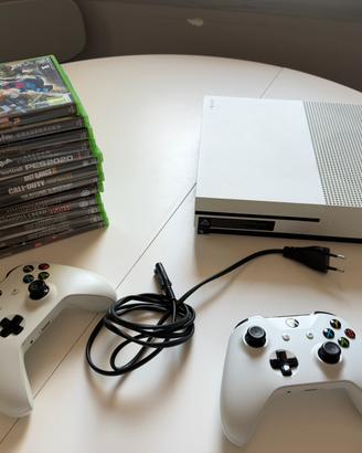 Xbox One S 500GB + 2 controller + 14 giochi