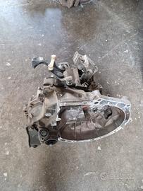 Peugeot 208 2012-2019 1.2 benzina cambio manuale