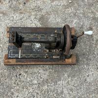 Cucitrice d'epoca