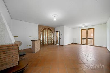 VILLA A SCHIERA A SOLIERA