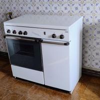 Cucina Ignis 4 fuochi e forno a gas