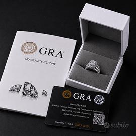 Anello Moissanite Tripla Fascia Luminoso e Chic