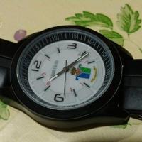 Orologio con cinturino in gomma nero
