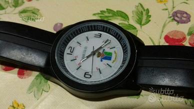 Orologio con cinturino in gomma nero