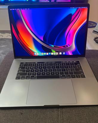 Macbook pro 15 , 2017, I7, 16 , 512gb 320 tratta.