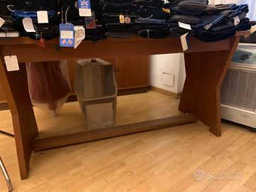 Tavolo da lavoro artigianale in legno