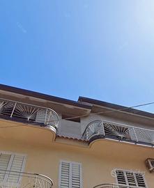 Rustico con piccolo terrazzino