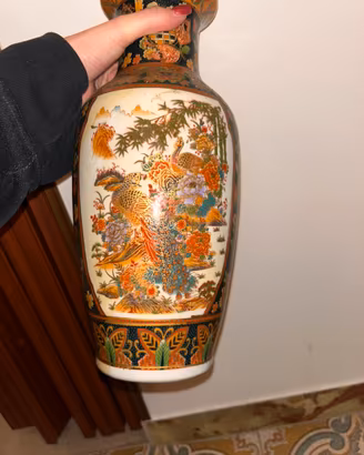 Piccolo vaso decorativo con uccelli  e fiori