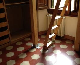 Camera con soppalco e bagno privato in collina