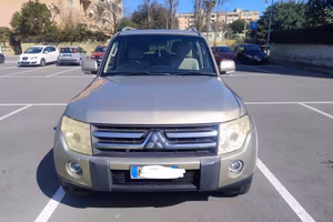 Mitsubishi Pajero V80