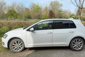 Auto Volkswagen golf