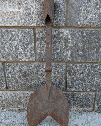 Tagliafieno in ferro battuto