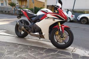 CBR 600 F 2011