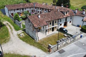 Villetta a schiera di 146 m² con più di 5 locali a