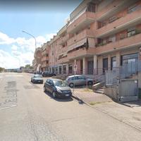 Locale Commerciale 28mq e 2 posti auto