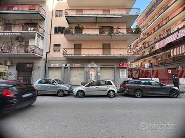 NEGOZIO A GRUMO NEVANO