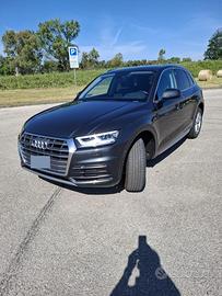 AUDI Q5 2.0 TDI