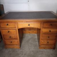 Scrivania ministeriale