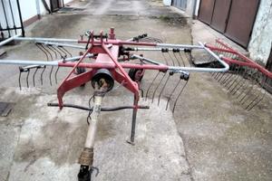 Ranghinatore per fieno